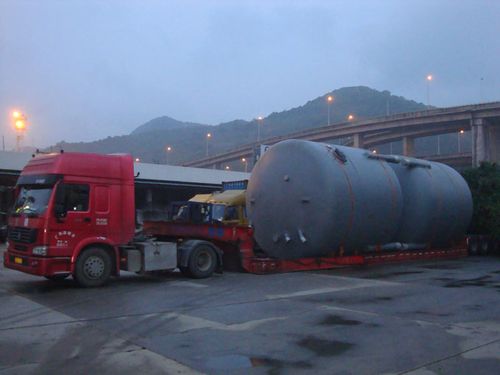 龙腾重型液压升降凹槽板提供超大型罐体运输超高货物运输大件运输